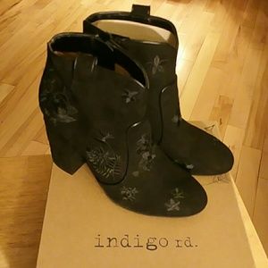 indigo rd. Juke Booties